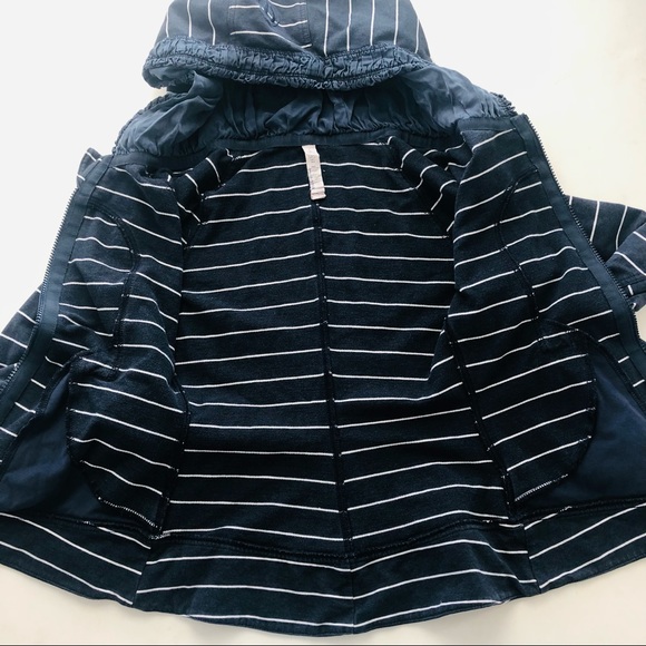 Lululemon In Movement Navy Striped Hoodie Jacket size 2 - Picture 4 of 9